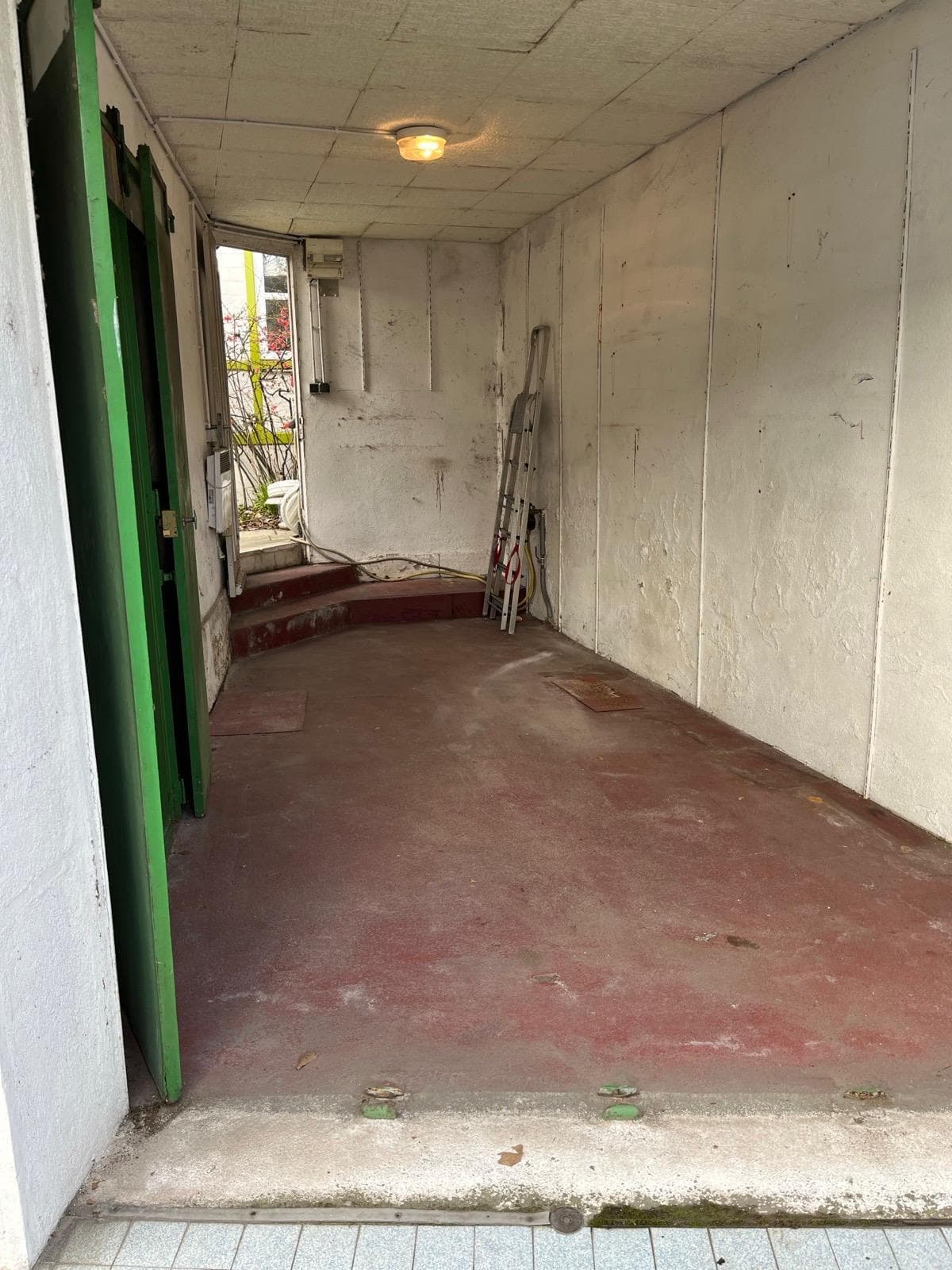 Garage entièrement vidé et nettoyé après intervention